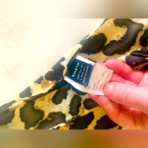 🖤🐆Shein Vcay Tie Front Leopard Tube Top and Shorts Set🖤🖤 - Picture 5 of 5